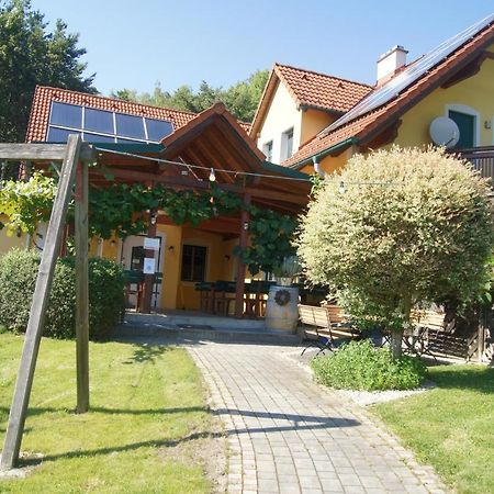 Riegler'S Buschenschank Fürstenfeld Eksteriør billede