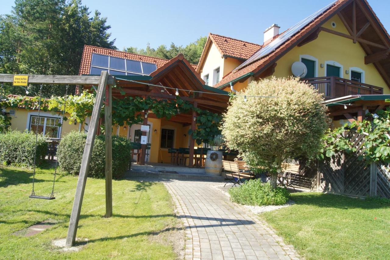 Riegler'S Buschenschank Fürstenfeld Eksteriør billede